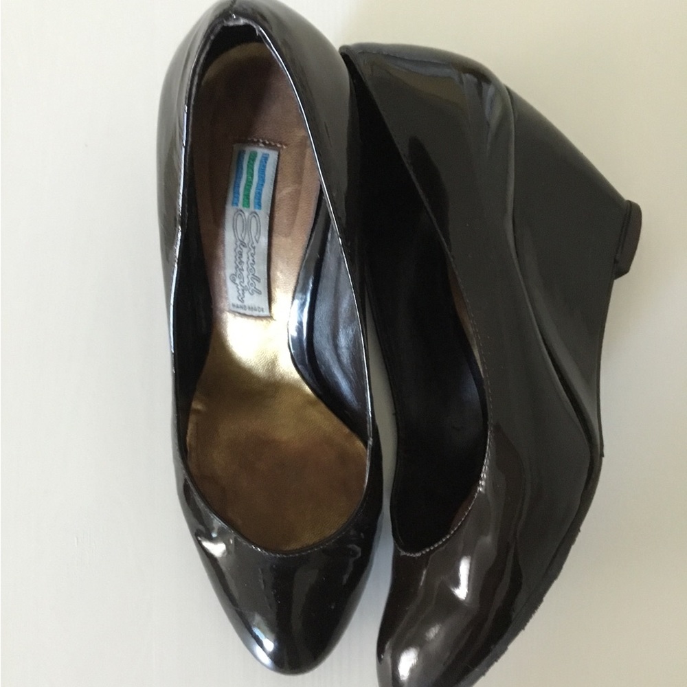 Arnold Churgins Black Patent Wedge, Size 5.5.